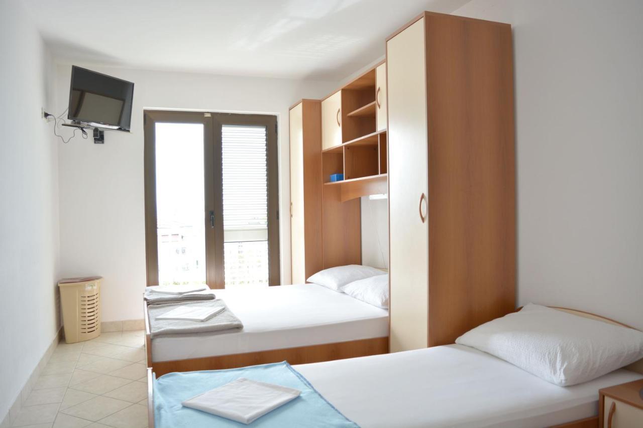 Apartments Marinko Apartment Promajna