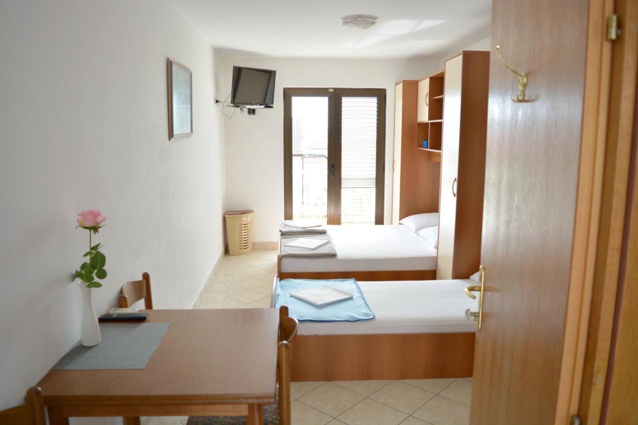 Apartments Marinko Promajna