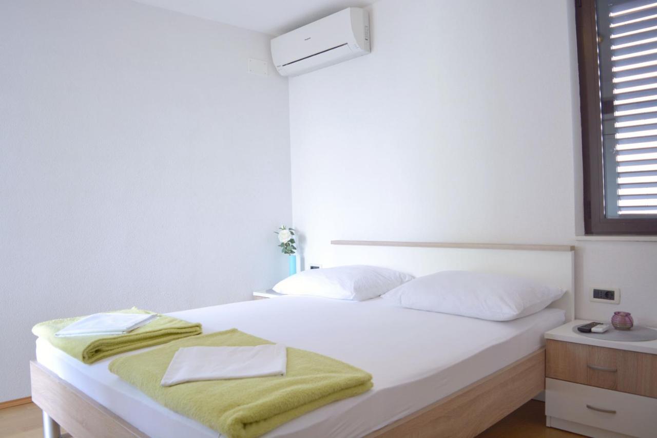 Apartment Apartments Marinko Promajna